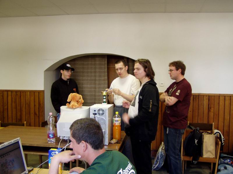 Ha vissza akarsz ugrani a
kisképekhez, kattints ide!