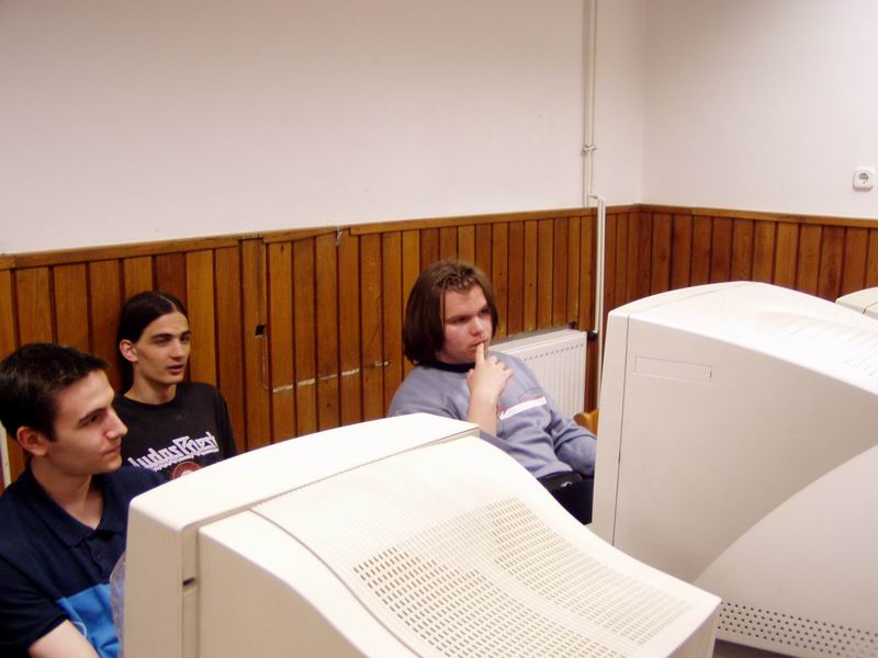 Ha vissza akarsz ugrani a
kisképekhez, kattints ide!